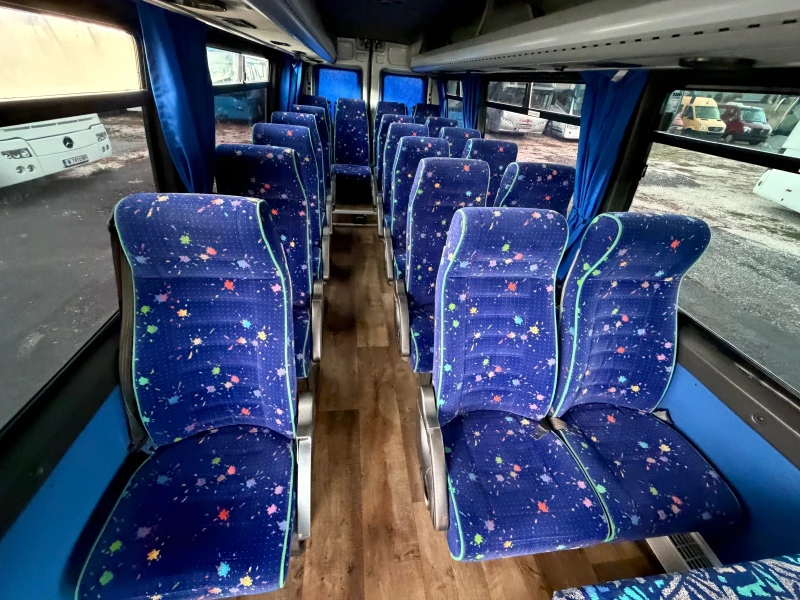 Iveco Daily Tourys 3.0 клима авт врата, снимка 5 - Бусове и автобуси - 52022786