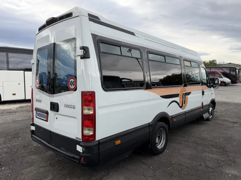Iveco Daily Tourys 3.0 клима авт врата, снимка 4 - Бусове и автобуси - 52022786