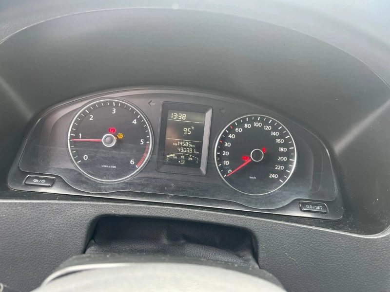 VW Caravelle, снимка 12 - Бусове и автобуси - 53381852