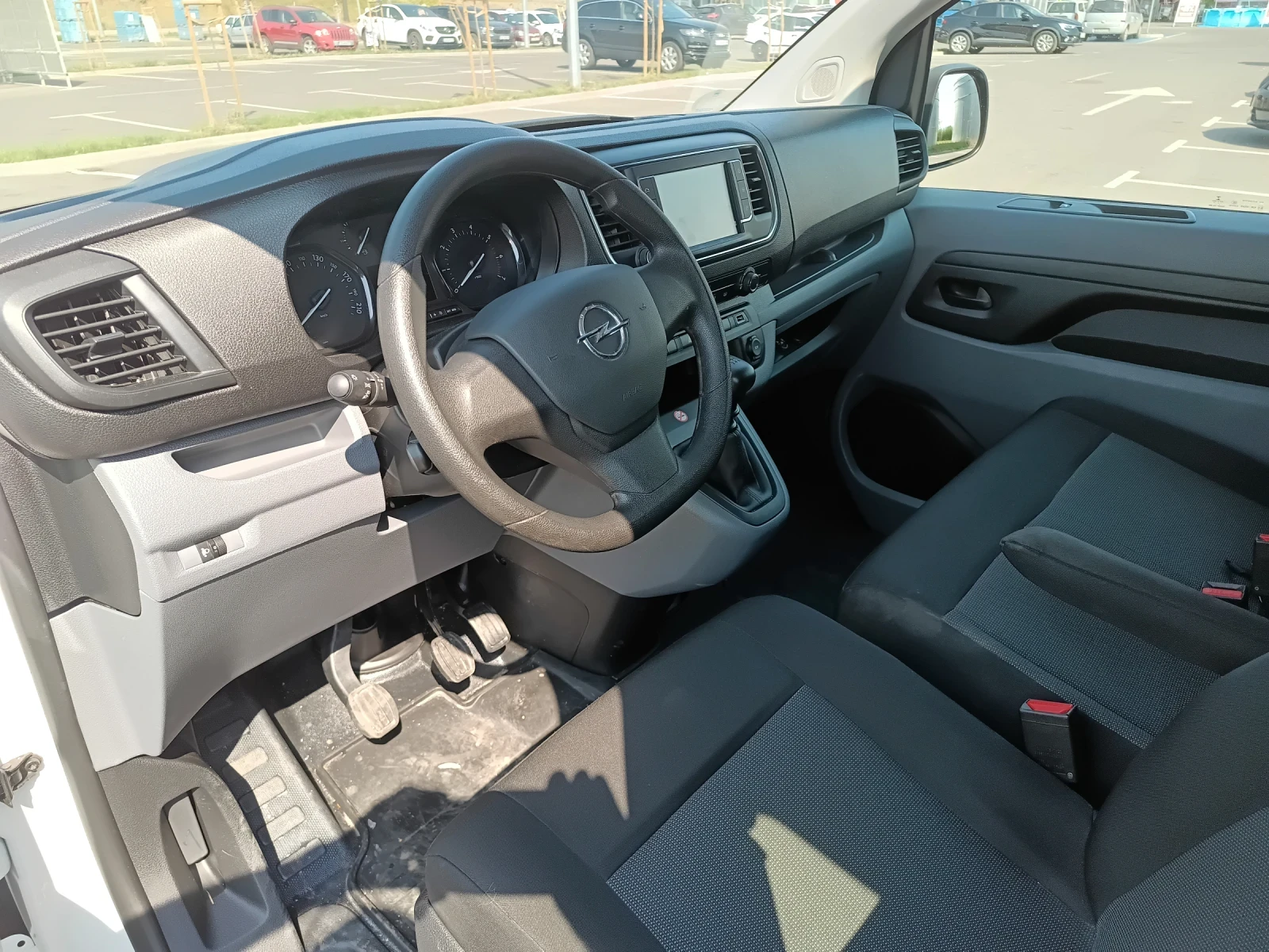 Opel Vivaro, снимка 5 - Бусове и автобуси - 55594121