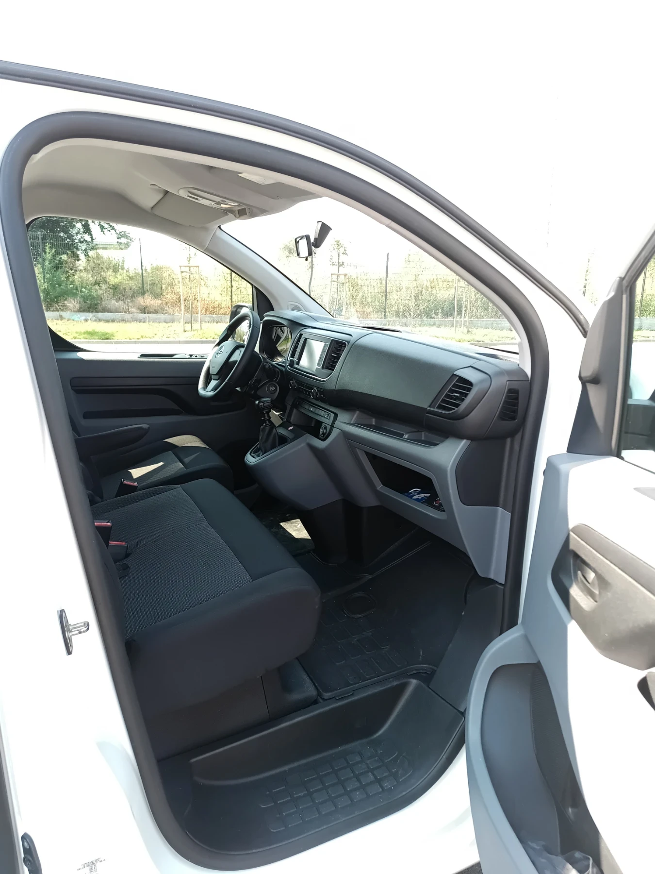 Opel Vivaro, снимка 6 - Бусове и автобуси - 55594121