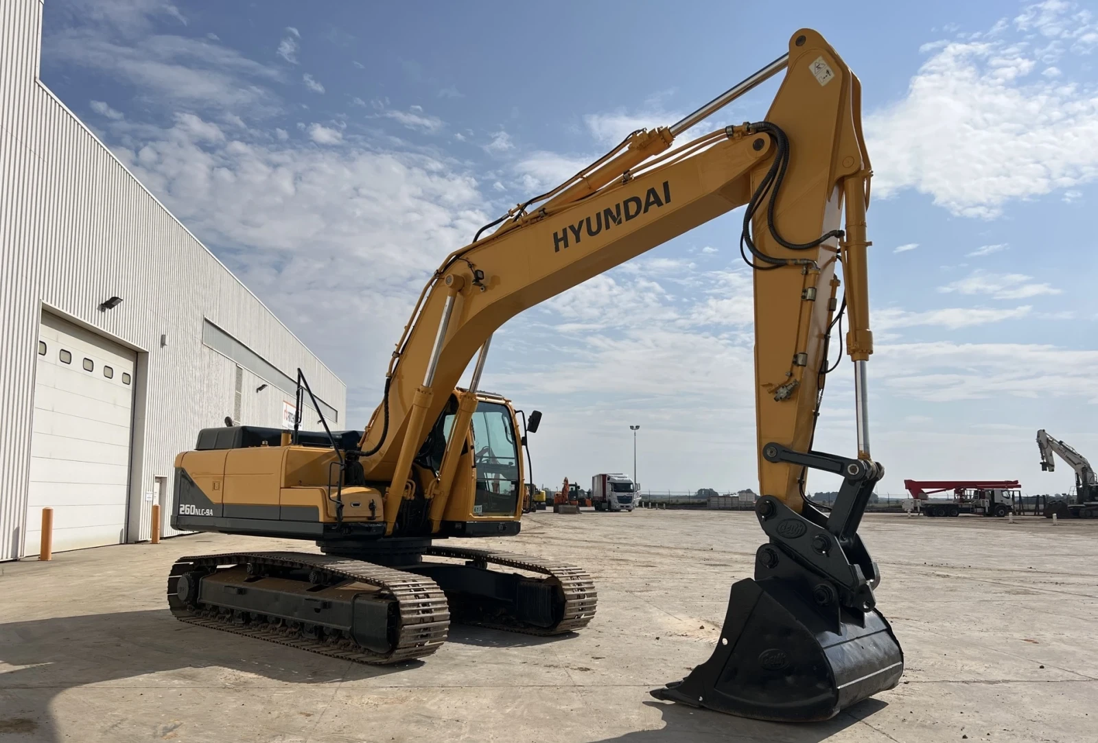 Багер Hyundai Robex 260NLC9A | Mobile.bg — изображение 1