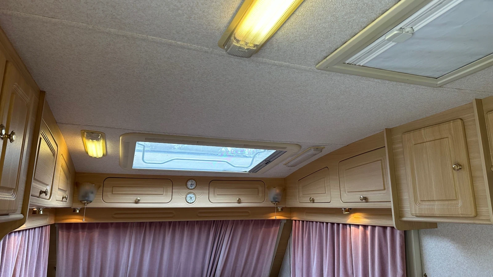 Каравана Fleetwood VANLANDER, снимка 9 - Каравани и кемпери - 55327290