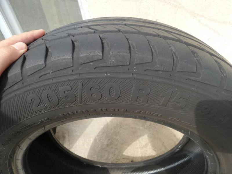 Гуми Летни 205/60R15, снимка 1 - Гуми и джанти - 15389996