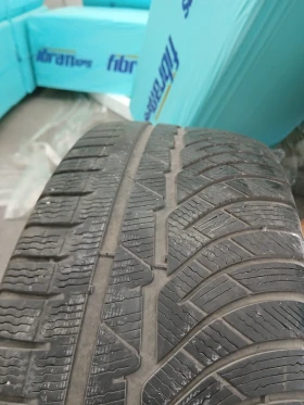 Гуми Зимни 245/45R18, снимка 4 - Гуми и джанти - 48796792