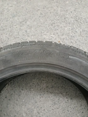 Гуми Зимни 245/45R18, снимка 3 - Гуми и джанти - 48796792