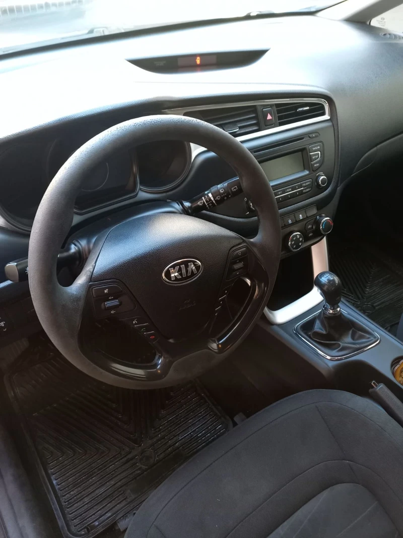 Kia Ceed, снимка 5 - Автомобили и джипове - 48655575