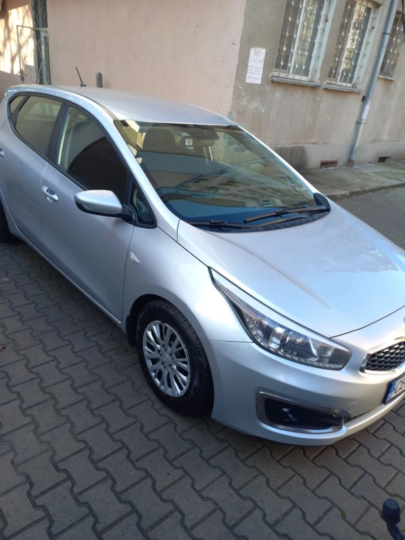 Kia Ceed, снимка 1 - Автомобили и джипове - 48655575