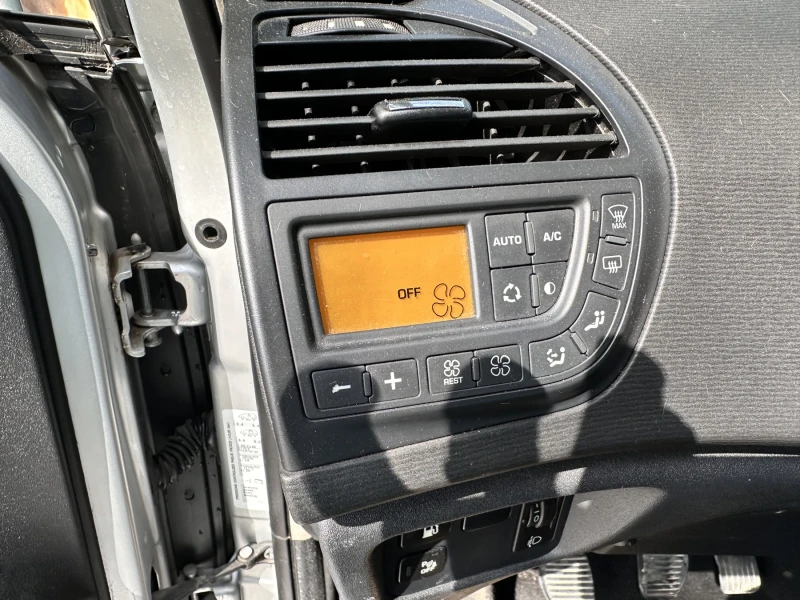 Citroen C4 Picasso, снимка 14 - Автомобили и джипове - 52662997