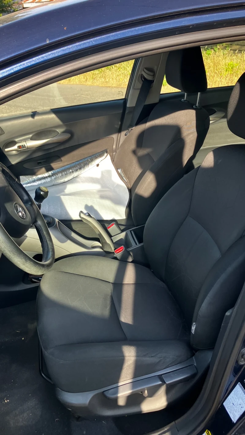 Toyota Auris 1.4i, снимка 6 - Автомобили и джипове - 52594652