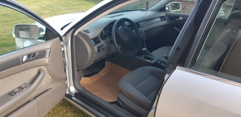 Audi A6 2.4 Бензин 170кс, снимка 9 - Автомобили и джипове - 52566649