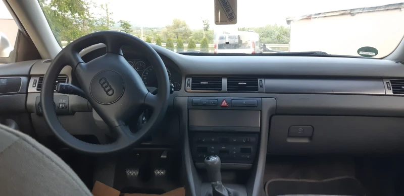 Audi A6 2.4 Бензин 170кс, снимка 8 - Автомобили и джипове - 52566649