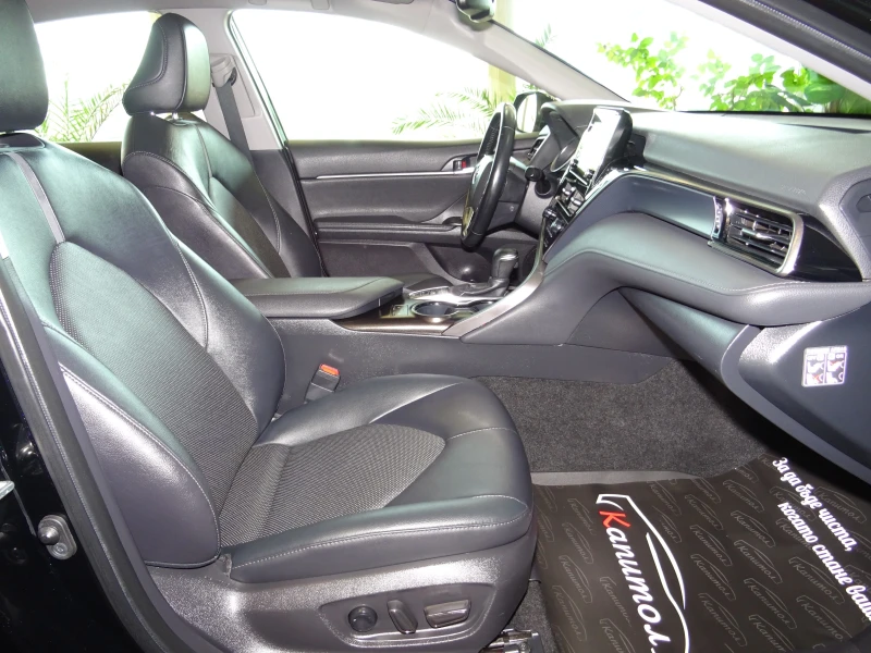 Toyota Camry 2.5 HYBRID DINAMIC 218кс, снимка 10 - Автомобили и джипове - 51331318