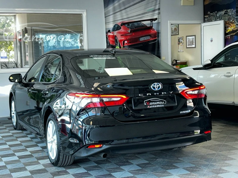 Toyota Camry 2.5 HYBRID DINAMIC 218кс, снимка 4 - Автомобили и джипове - 51331318