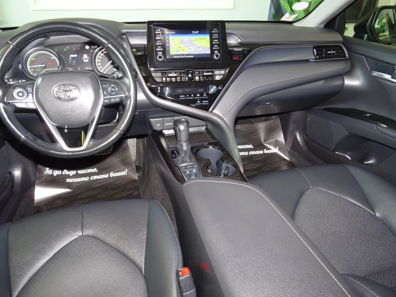 Toyota Camry 2.5 HYBRID DINAMIC 218кс, снимка 12 - Автомобили и джипове - 51331318