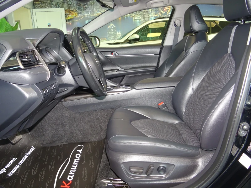 Toyota Camry 2.5 HYBRID DINAMIC 218кс, снимка 7 - Автомобили и джипове - 51331318