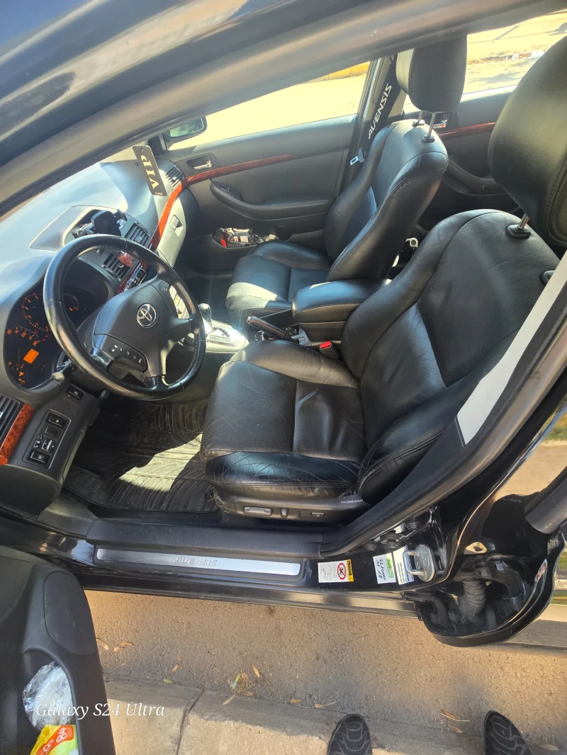 Toyota Avensis 2.4 vvti, снимка 12 - Автомобили и джипове - 52844184