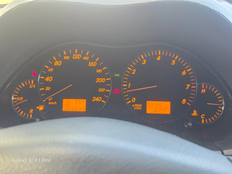 Toyota Avensis 2.4 vvti, снимка 10 - Автомобили и джипове - 52844184