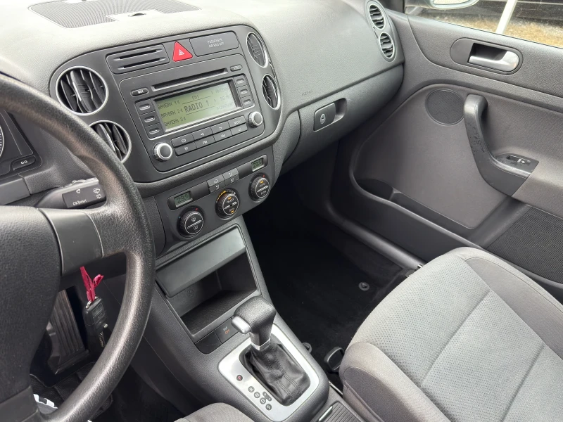 VW Golf 1.6 i Aytomat, снимка 12 - Автомобили и джипове - 52443716