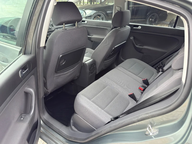 VW Golf 1.6 i Aytomat, снимка 8 - Автомобили и джипове - 52443716