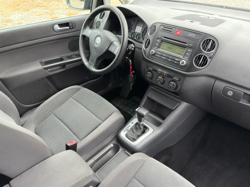 VW Golf 1.6 i Aytomat, снимка 11 - Автомобили и джипове - 52443716