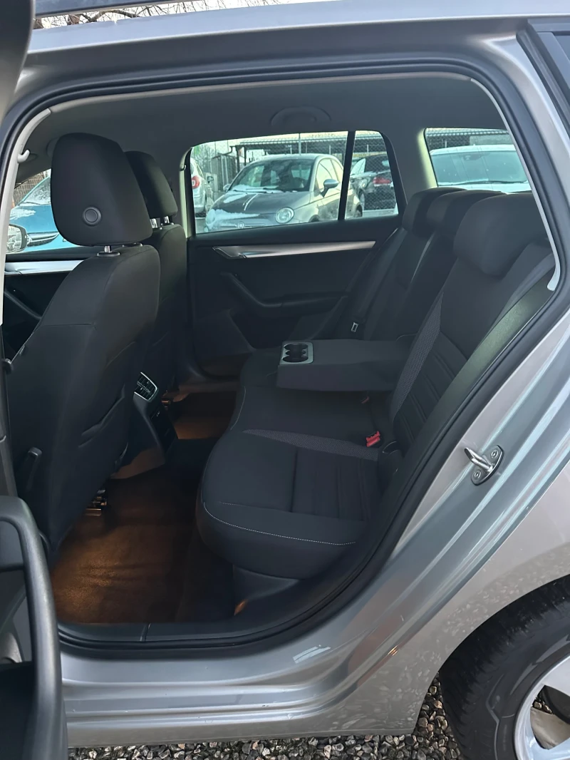 Skoda Octavia 1.6TDI, снимка 6 - Автомобили и джипове - 53136340