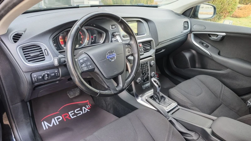 Volvo V40 1.6d автоматик, снимка 7 - Автомобили и джипове - 53194050