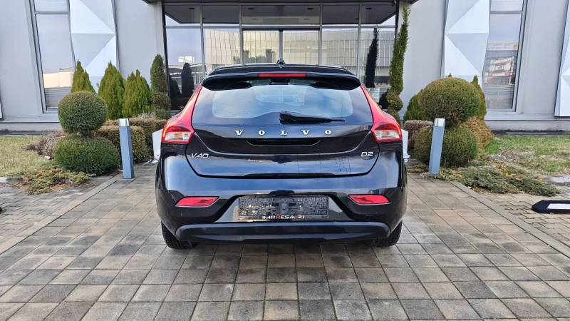 Volvo V40 1.6d автоматик, снимка 5 - Автомобили и джипове - 53194050