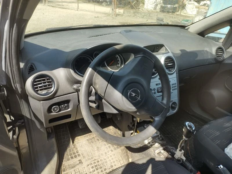 Opel Corsa 1.4, снимка 16 - Автомобили и джипове - 47140055