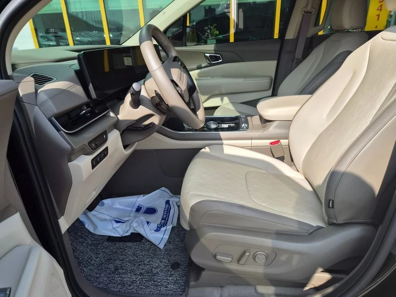 Kia Carnival 1.6 g4ft Automatic, снимка 7 - Автомобили и джипове - 55848164