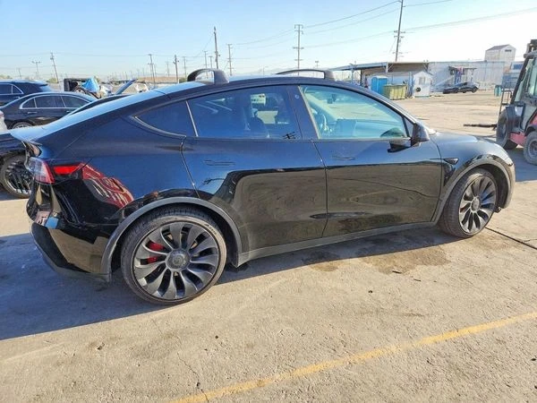 Tesla Model Y, снимка 4 - Автомобили и джипове - 56104269