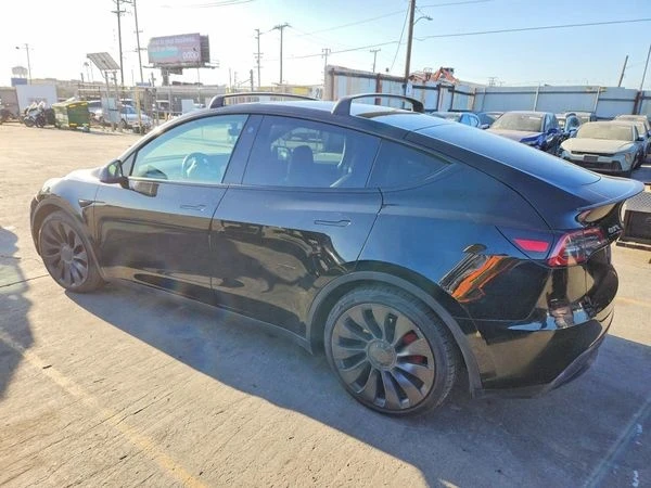 Tesla Model Y, снимка 3 - Автомобили и джипове - 56104269