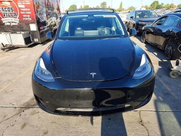 Tesla Model Y, снимка 6 - Автомобили и джипове - 56104269