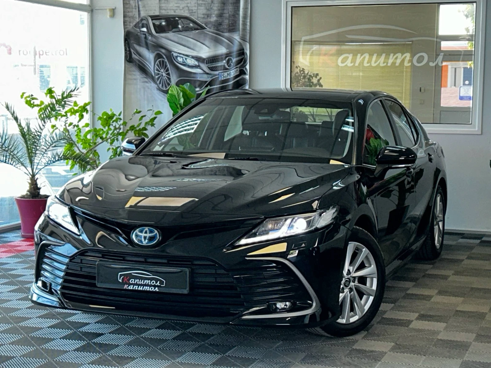 Toyota Camry 2.5 HYBRID DINAMIC 218кс, снимка 1