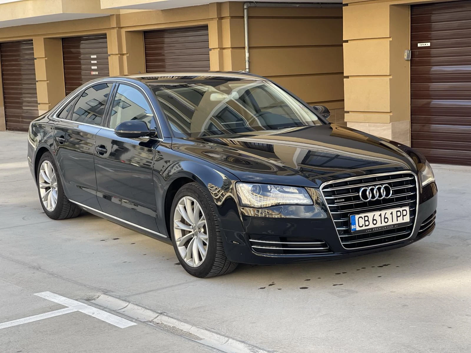 Audi A8 4.2 - изображение 3