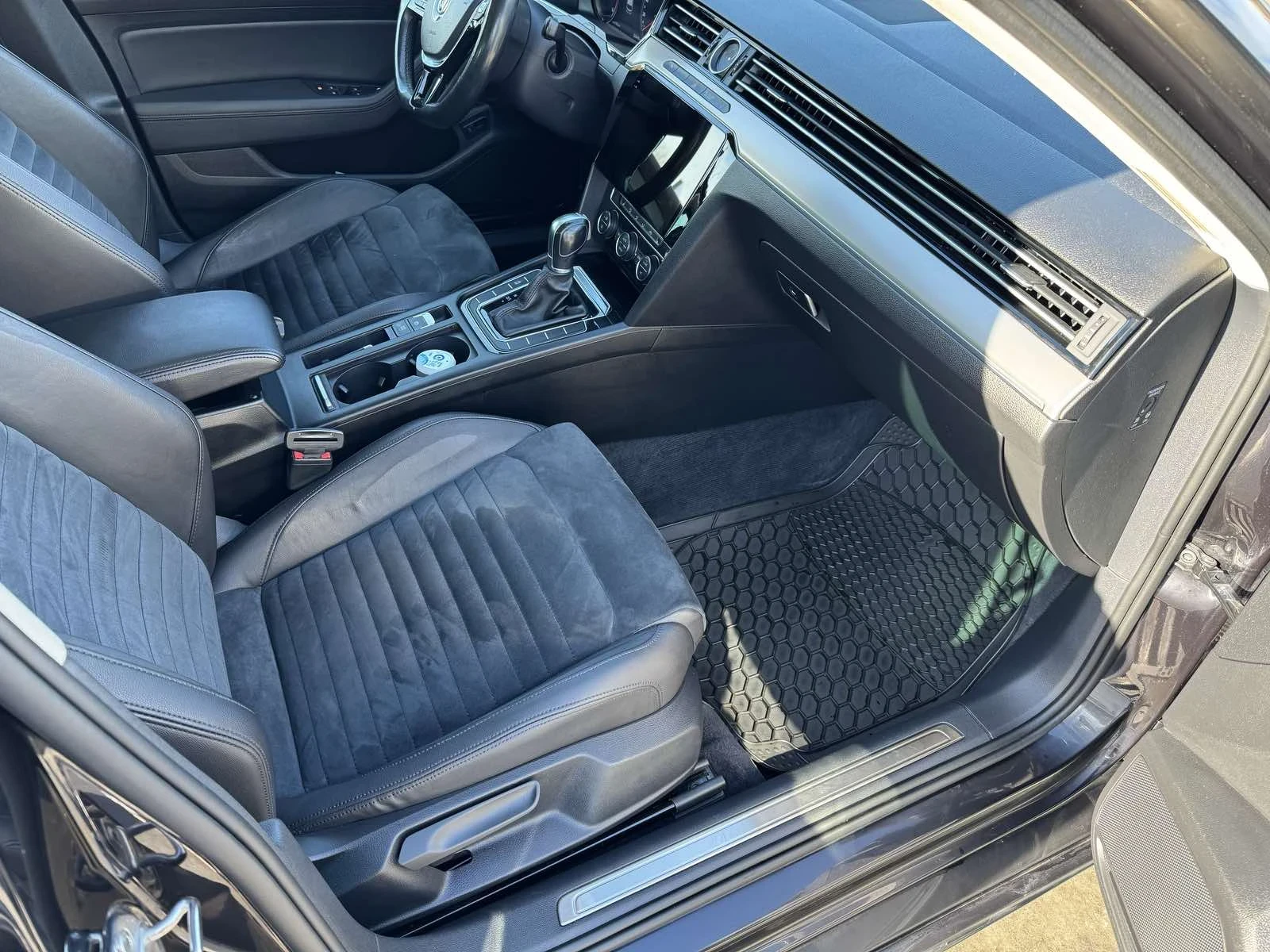 VW Passat R Line-150к.с. - изображение 9