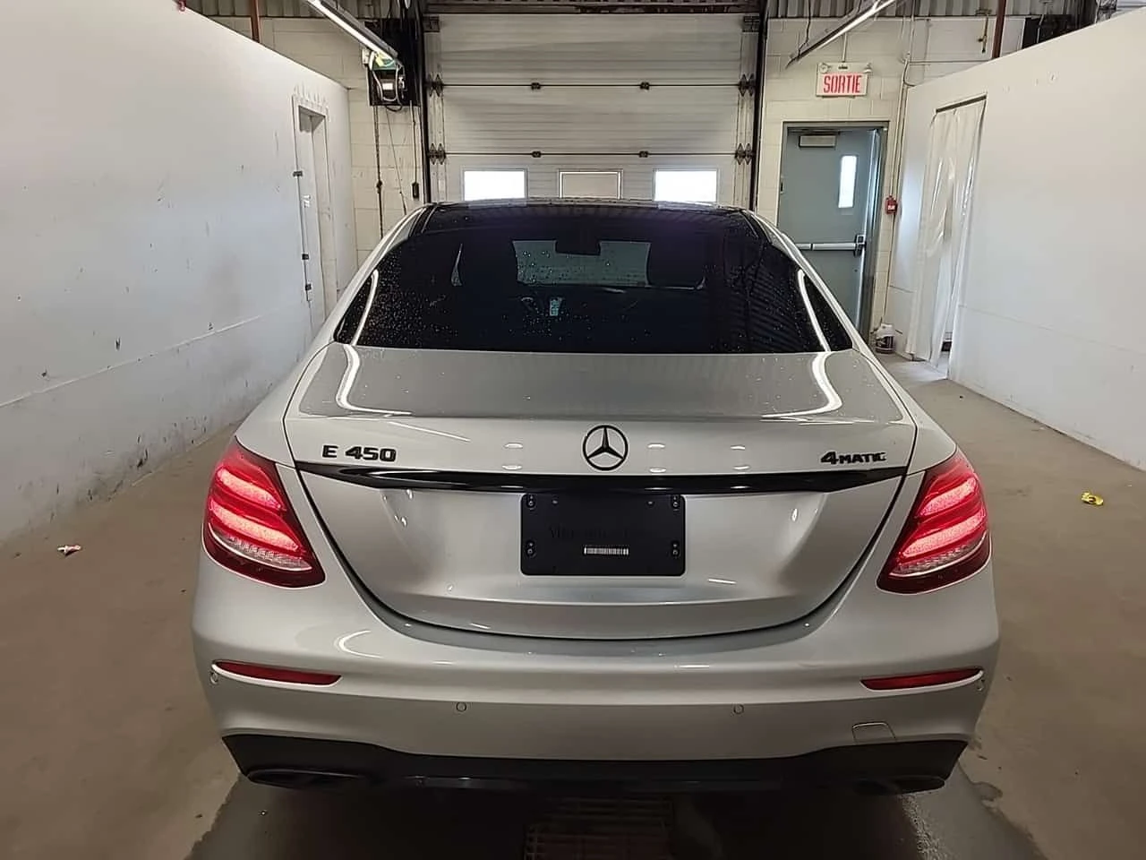 Mercedes-Benz E 450 /DISTRONIC/ CAMERA/ 360/BURMESTER, снимка 17 - Автомобили и джипове - 53866880