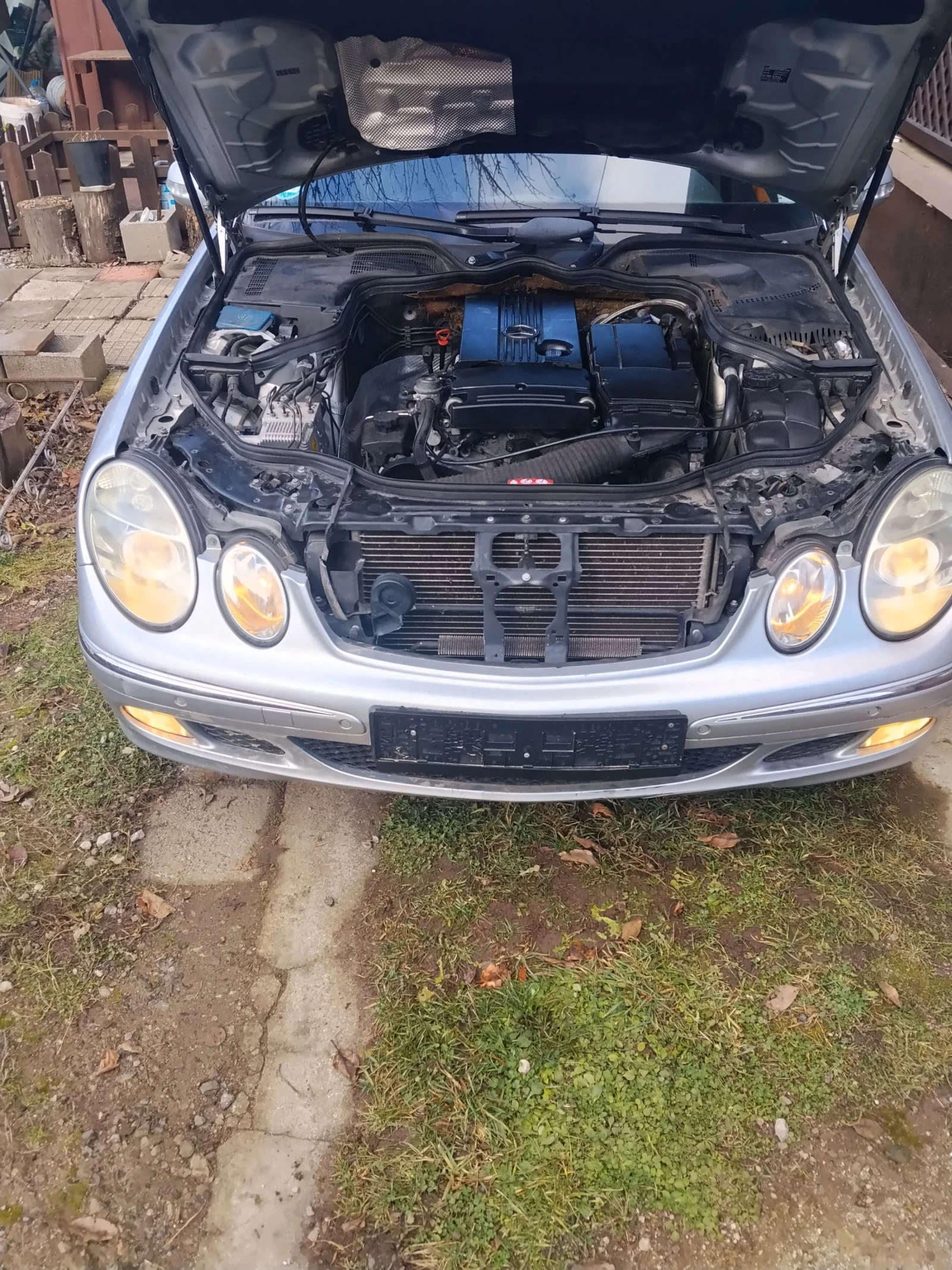 Mercedes-Benz E 200 1.8, снимка 13 - Автомобили и джипове - 53904750