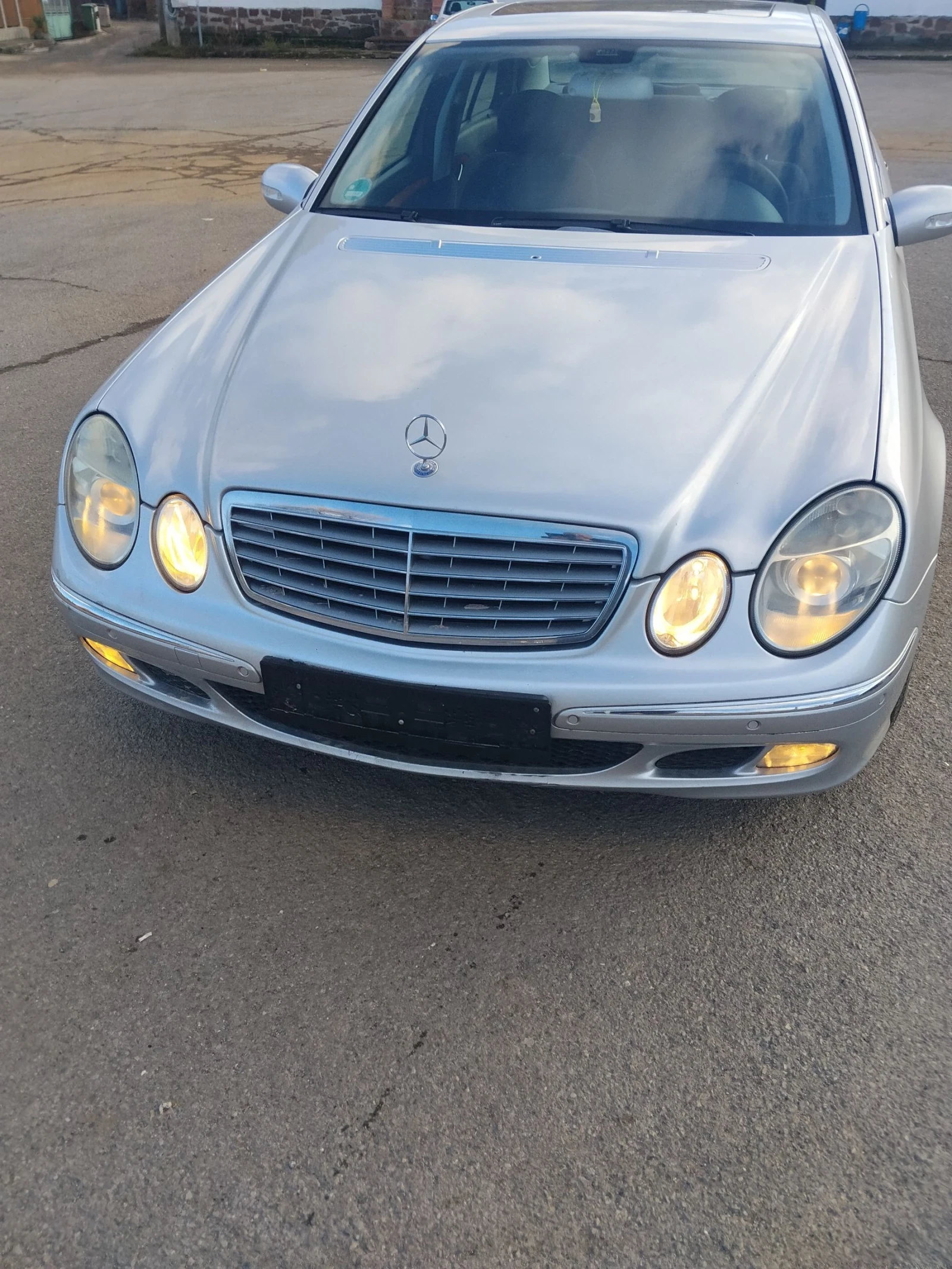 Mercedes-Benz E 200 1.8, снимка 4 - Автомобили и джипове - 53904750