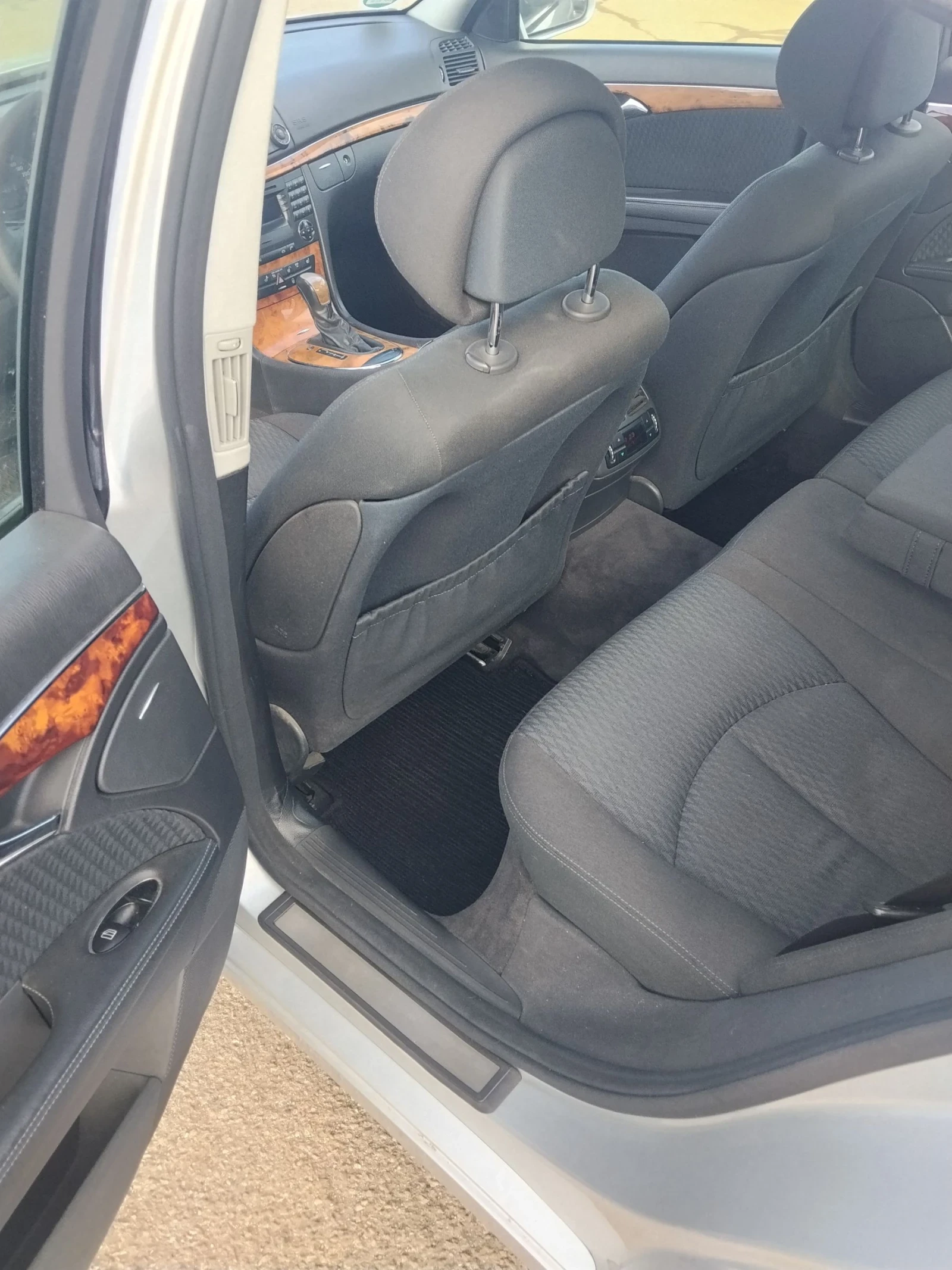 Mercedes-Benz E 200 1.8, снимка 11 - Автомобили и джипове - 53904750