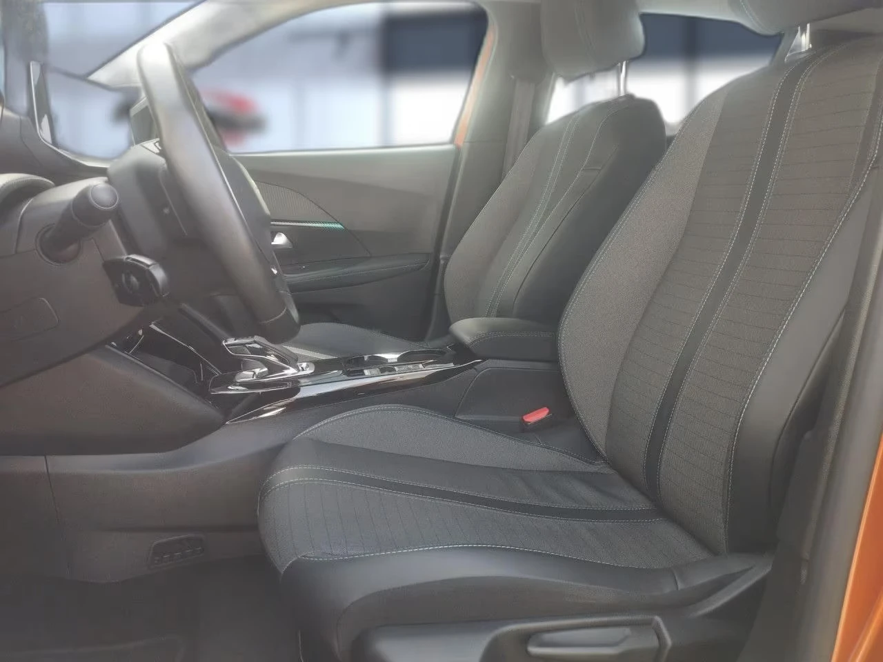 Peugeot 2008 e-ALLURE/136HP/LED/NAVI/CAM/164h, снимка 8 - Автомобили и джипове - 53906105