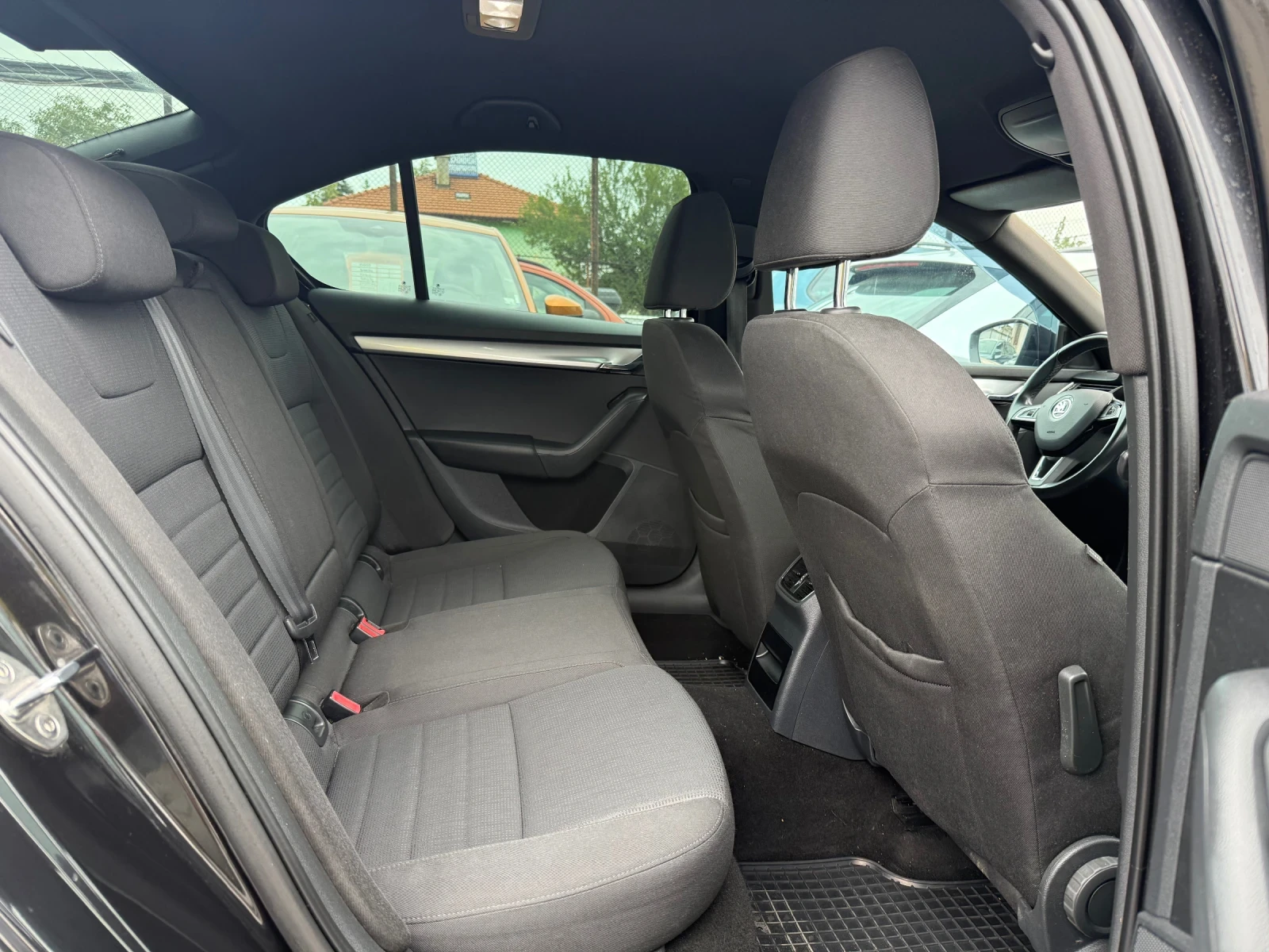 Skoda Octavia 2.0TDI 150kc Avtomatik, снимка 8 - Автомобили и джипове - 55150467