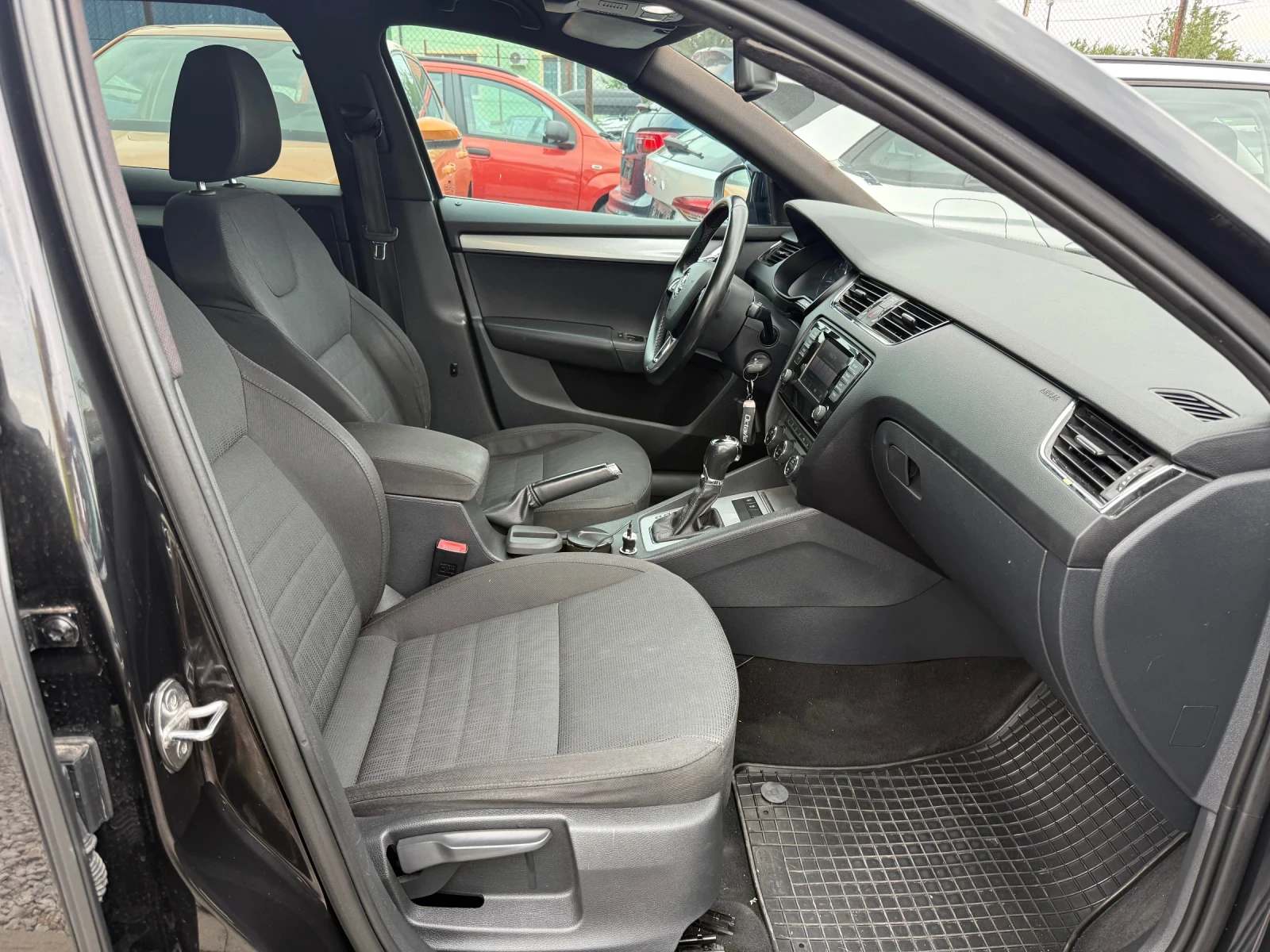 Skoda Octavia 2.0TDI 150kc Avtomatik, снимка 10 - Автомобили и джипове - 55150467