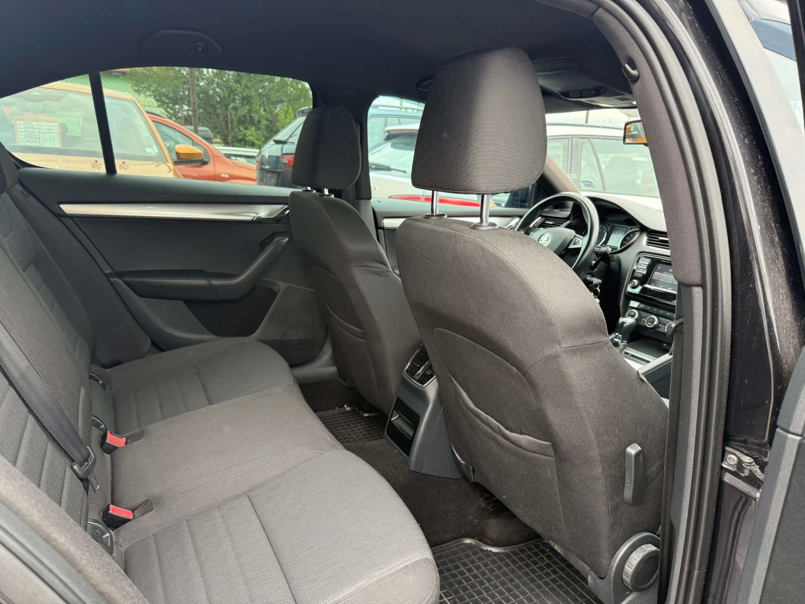 Skoda Octavia 2.0TDI 150kc Avtomatik, снимка 16 - Автомобили и джипове - 55150467