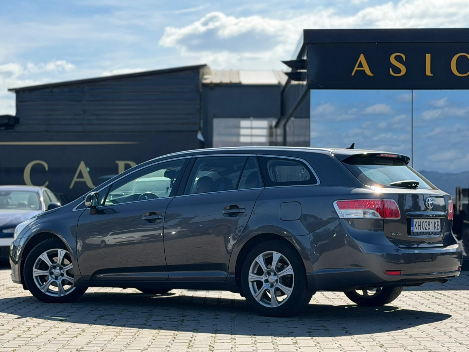 Toyota Avensis / 2.0D / 126HP / EURO 5 /, снимка 3 - Автомобили и джипове - 56295783