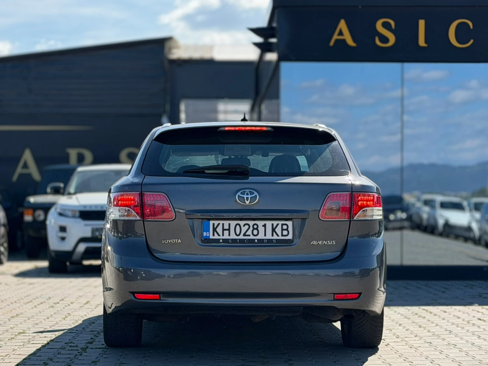 Toyota Avensis / 2.0D / 126HP / EURO 5 /, снимка 4 - Автомобили и джипове - 56295783