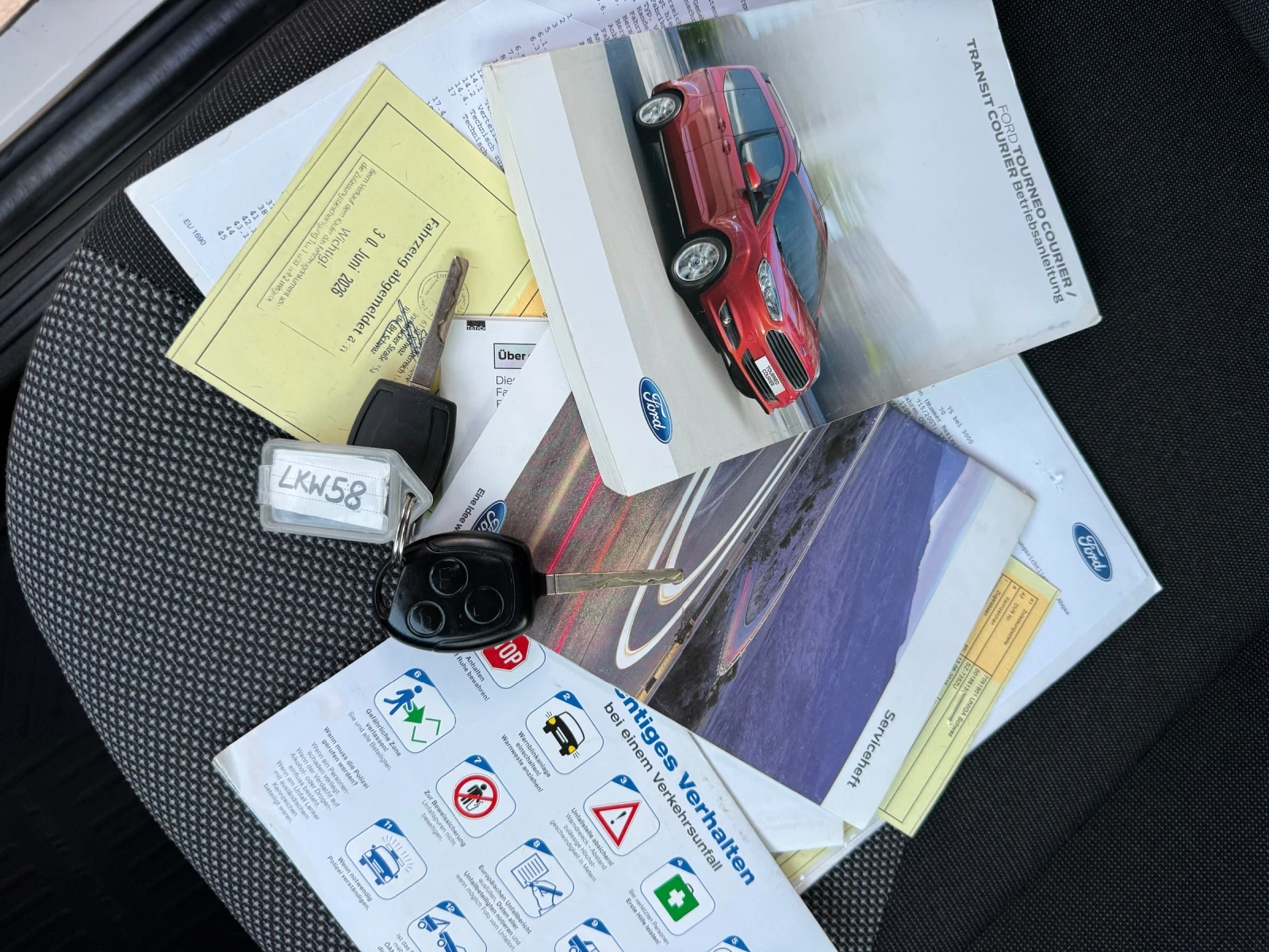 Ford Courier 1.5TDCI EURO 6 , снимка 12 - Автомобили и джипове - 56309180