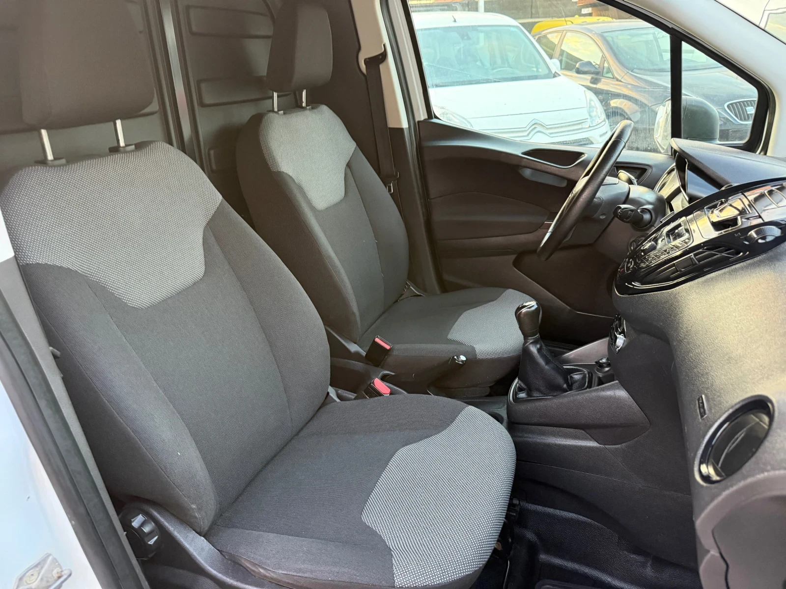 Ford Courier 1.5TDCI EURO 6 , снимка 13 - Автомобили и джипове - 56309180