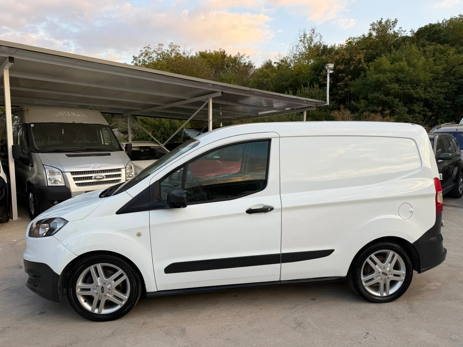 Ford Courier 1.5TDCI EURO 6 , снимка 8 - Автомобили и джипове - 56309180