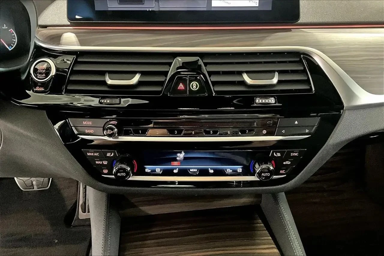 BMW 530, снимка 13 - Автомобили и джипове - 56729123